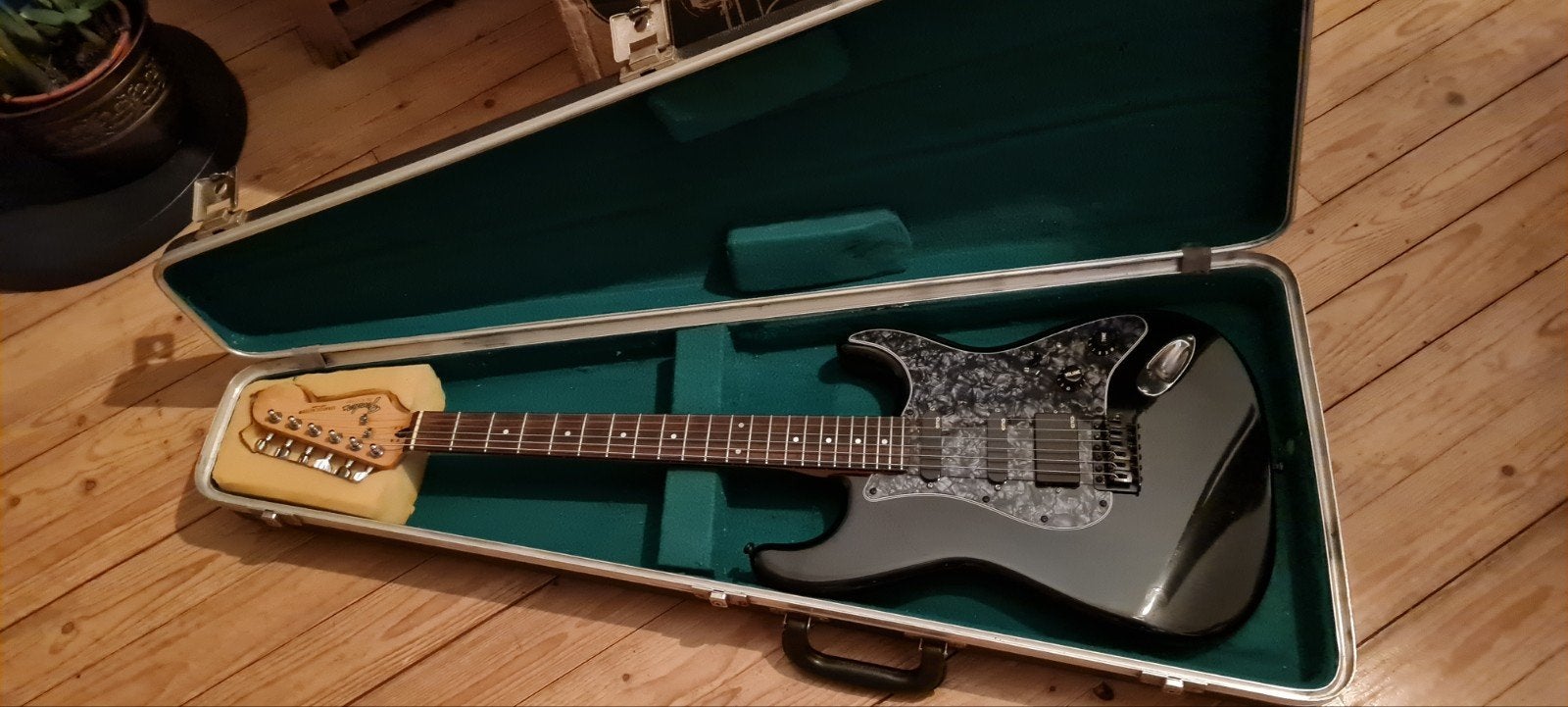 Fender Stratocaster Japan E-serial (1984-1987) met EMG SL20, Ophalen of Verzenden, Solid body, Fender