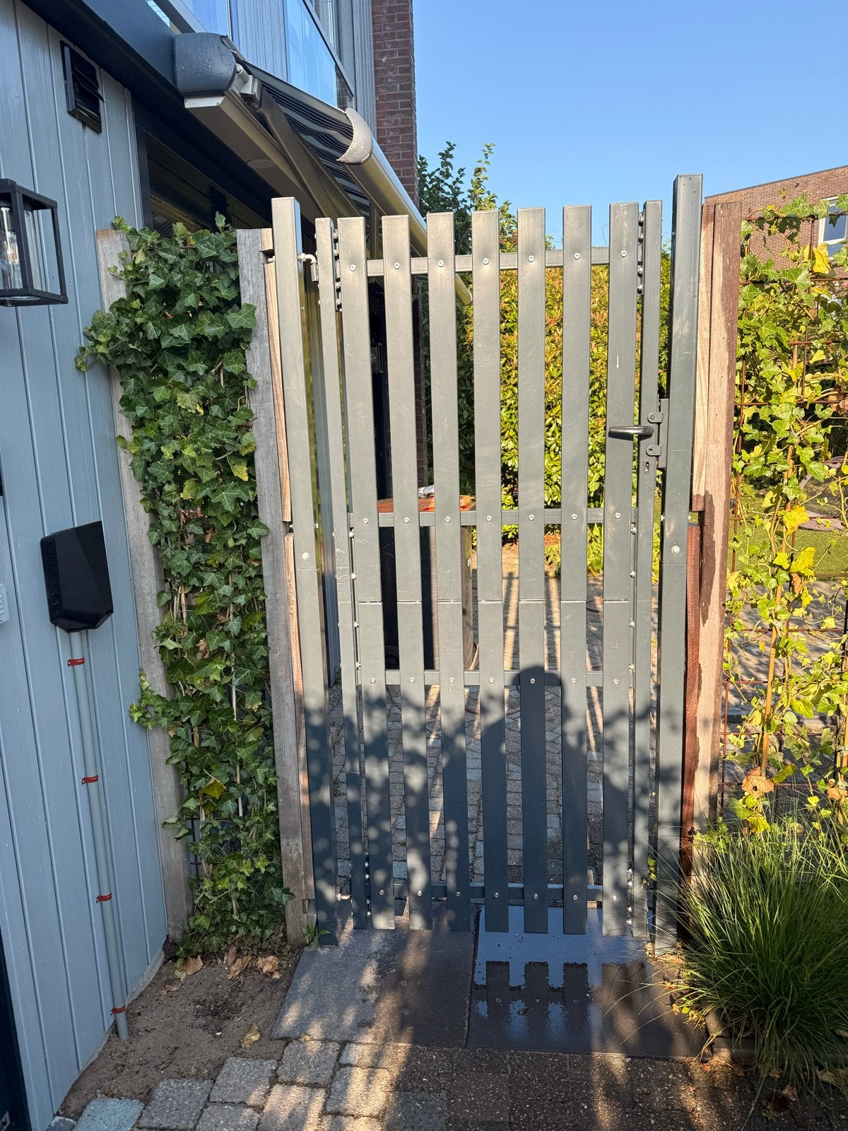 tuinpoort met slot en klink aluminium, Tuin en Terras, Tuinpoorten, Ophalen, Gebruikt, Looppoort, 150 tot 200 cm