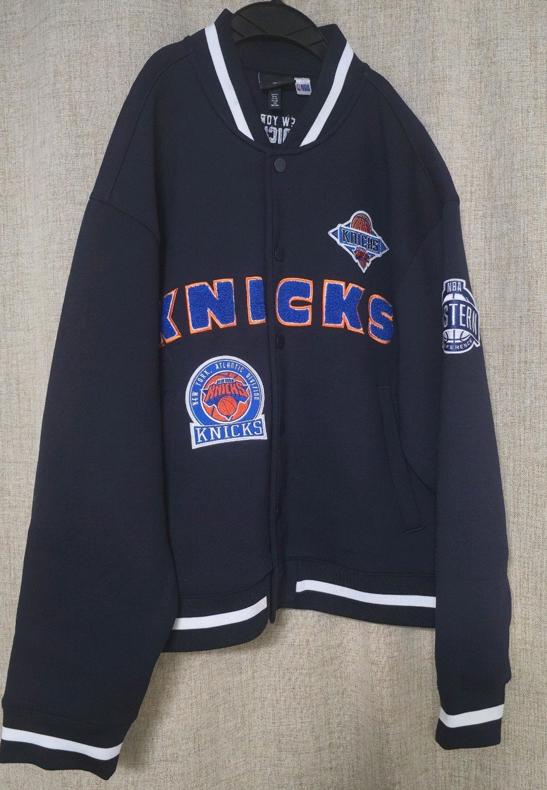 NBA New York Loose-Fit Scuba Baseball Jacket, Ophalen of Verzenden, Nieuw, Maat 56/58 (XL), Zwart