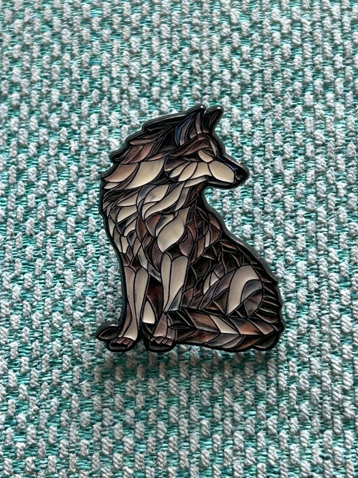 Pin wolf mozaiek, Sieraden, Tassen en Uiterlijk, Ophalen of Verzenden, Zo goed als nieuw, Minder dan 4 cm, Overige materialen