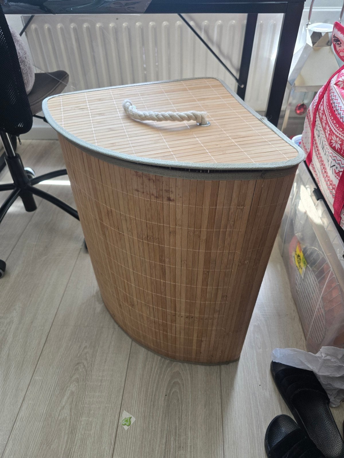 Grote Bamboe wasmand met deksel en touwgreep, Ophalen, Hout, Gebruikt, Landelijk
