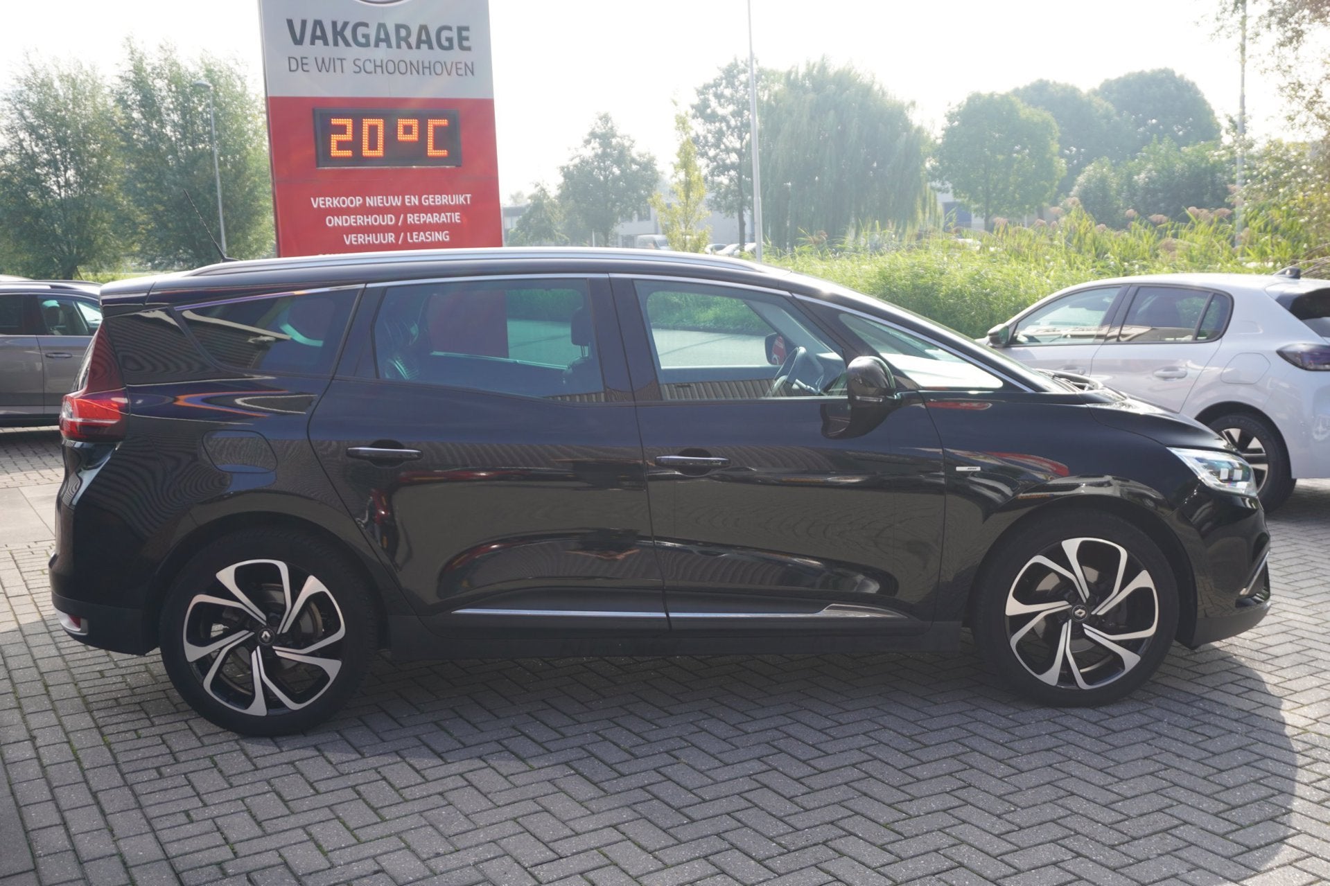 Renault Grand Scénic 1.3 TCe Bose 7p / Trekhaak / Massage /, Gebruikt, 1850 kg, Parkeersensor, 1332 cc