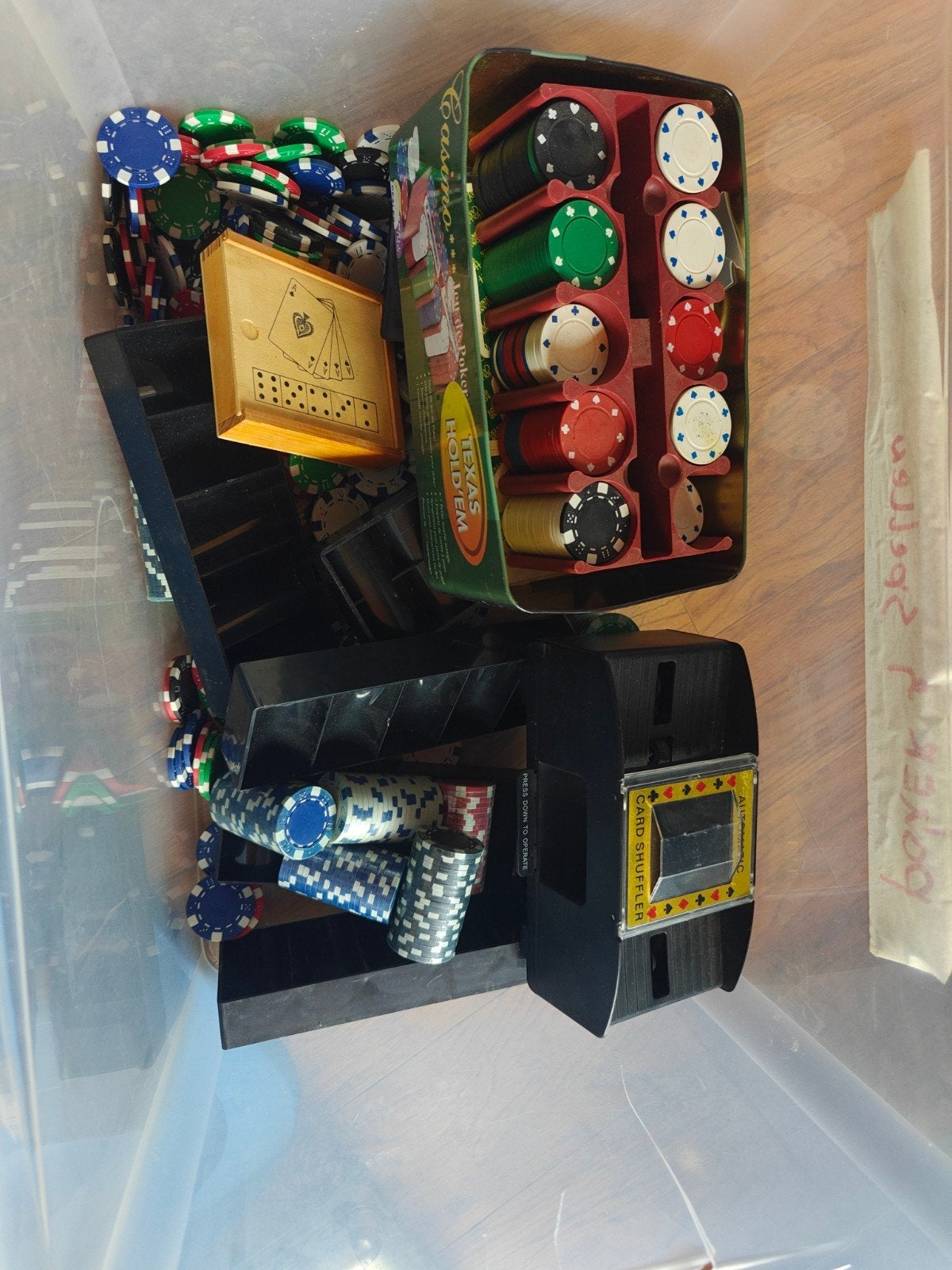 doos vol met poker spullen, Ophalen