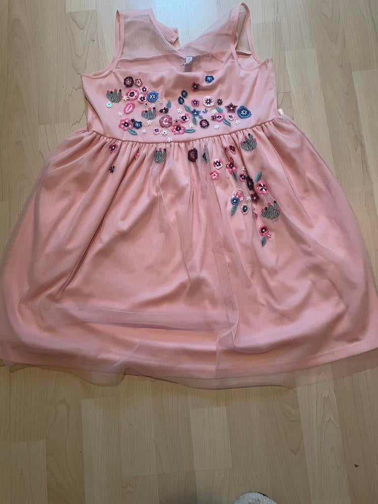 Kanten jurkje roze geborduurd 146, Kinderen en Baby's, Kinderkleding | Maat 146, Ophalen of Verzenden, Zo goed als nieuw