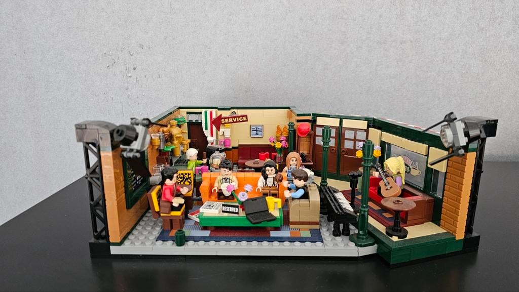 Lego Friends Central Perk, Ophalen of Verzenden, Zo goed als nieuw