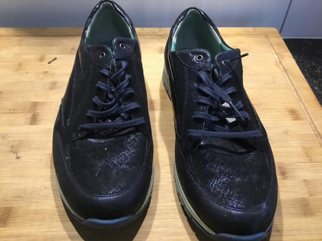 Stijlvolle donkerblauwe Durea damesschoenen, maat 8 K, Kleding | Dames, Schoenen, Blauw, Ophalen of Verzenden, Sneakers of Gympen