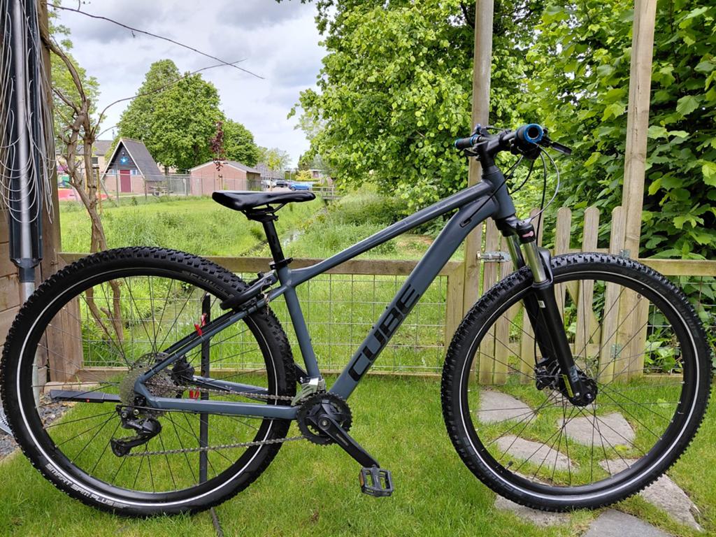 NIEUWSTAAT! MOUNTAINBIKE CUBE FRAMEMAAT M 29 INCH BANDENMAAT, Fietsen en Brommers, Versnellingen, Zo goed als nieuw, Cube, Schijfrem