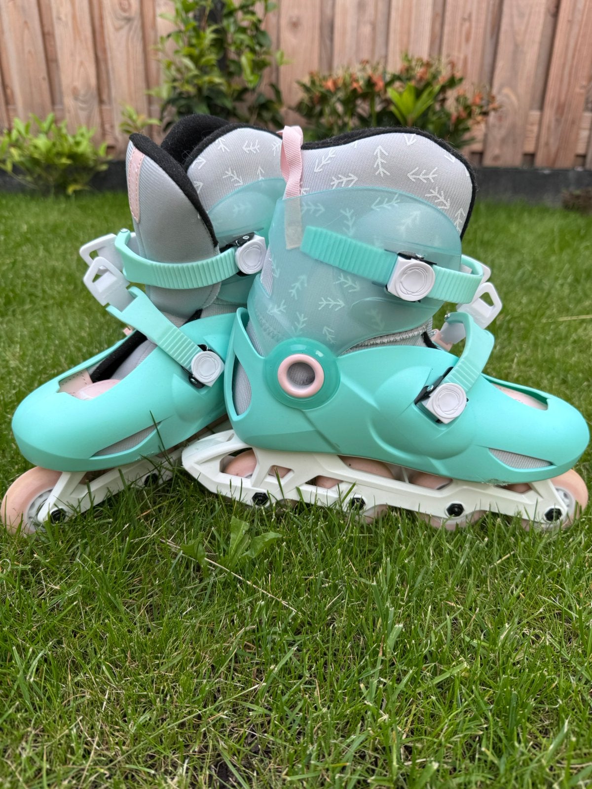 Skeelers 34-36, Ophalen, Kinderen, Zo goed als nieuw, Inline skates 4 wielen