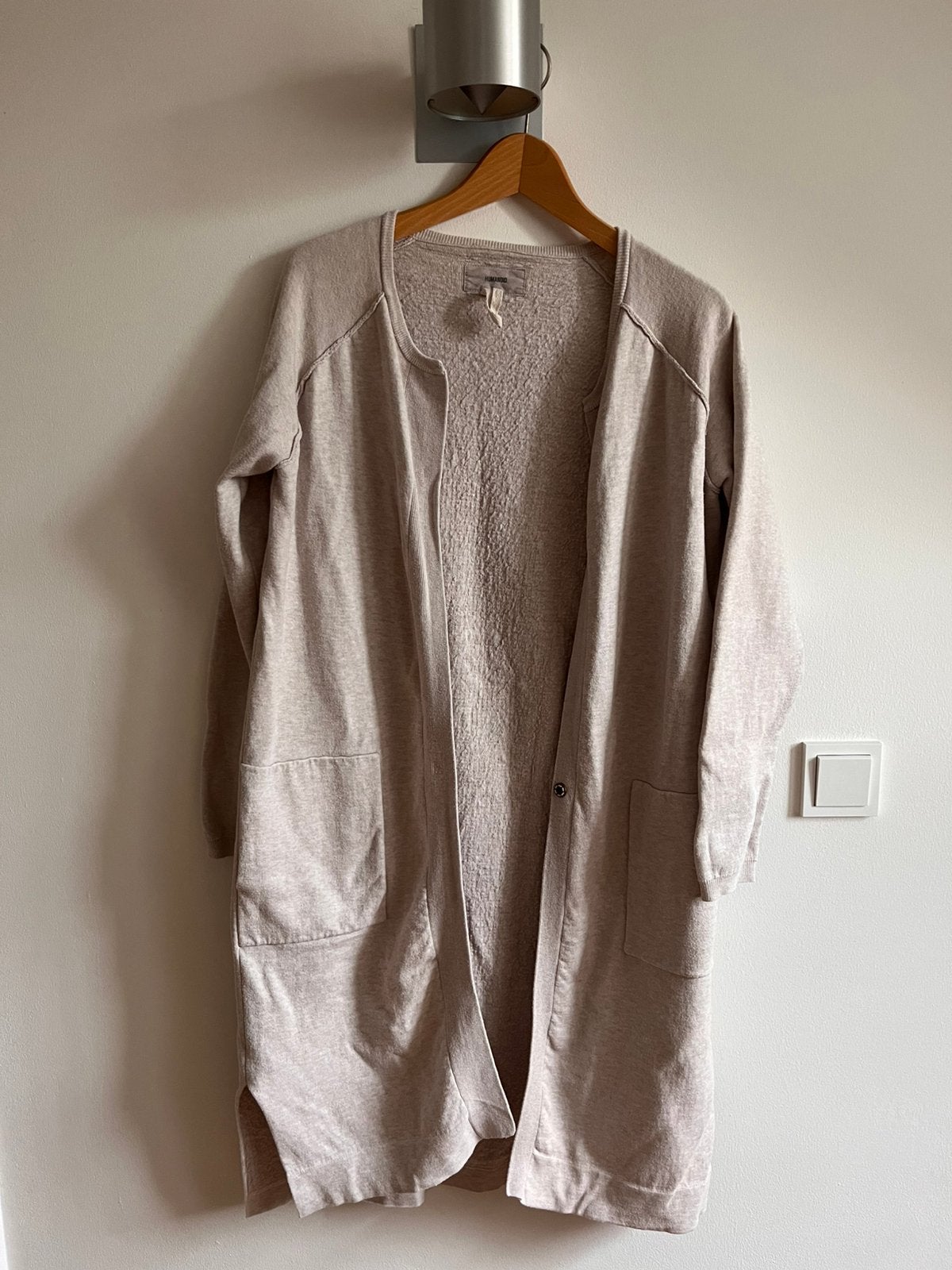 Lang vest | Humanoid | zandkleur/beige | valt als S, Ophalen of Verzenden, Gedragen, Maat 36 (S), Beige