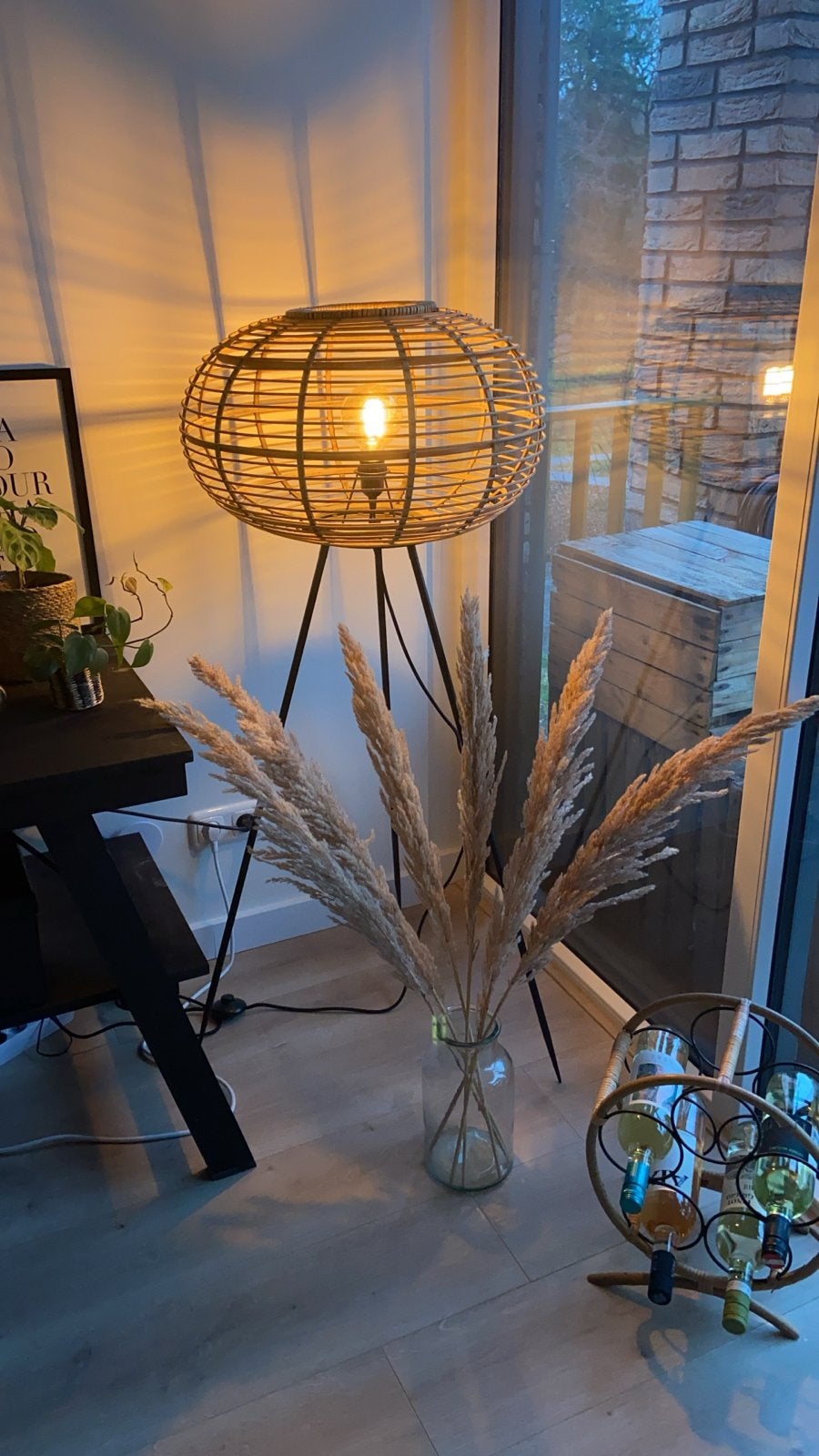 Rotan vloerlamp, Huis en Inrichting, Lampen | Vloerlampen, Ophalen, 100 tot 150 cm, Natuurlijk materiaal, E27 (groot)