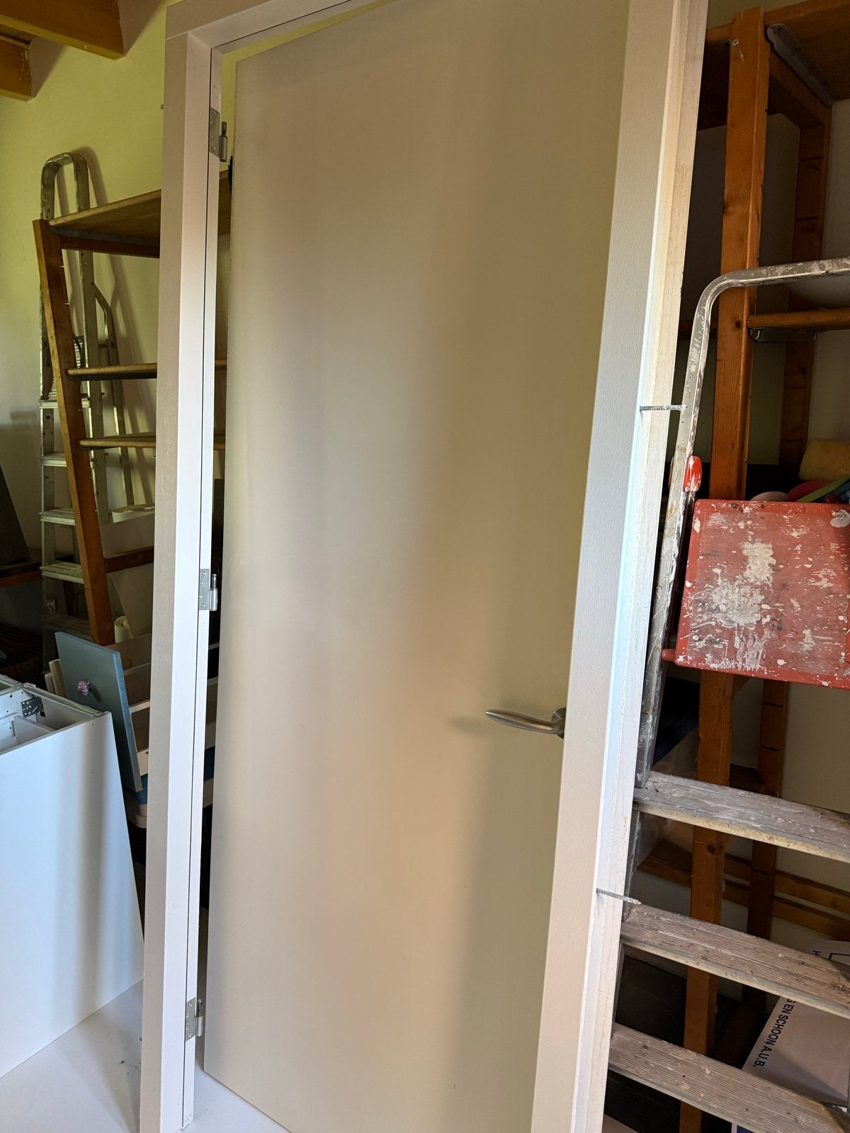 Witte binnendeur met kozijn en handvat, Ophalen, 80 tot 100 cm, 215 cm of meer, Binnendeur