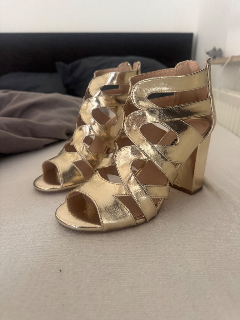 Gouden Sacha sandalen met hak - 1x gedragen, Ophalen, Overige kleuren, Nieuw, Sandalen of Muiltjes