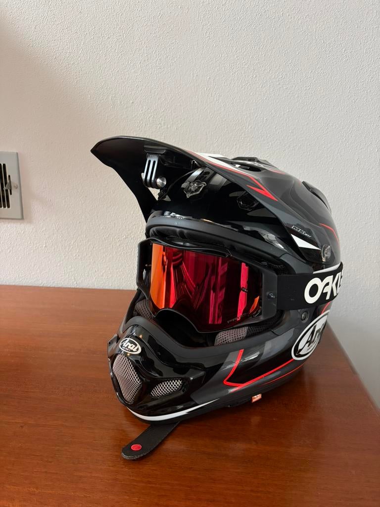 Arai MX-V helm (M) + Oakley crossbril (Nieuwstaat), Motoren, Ophalen of Verzenden, Tweedehands, Offroadhelm, Arai
