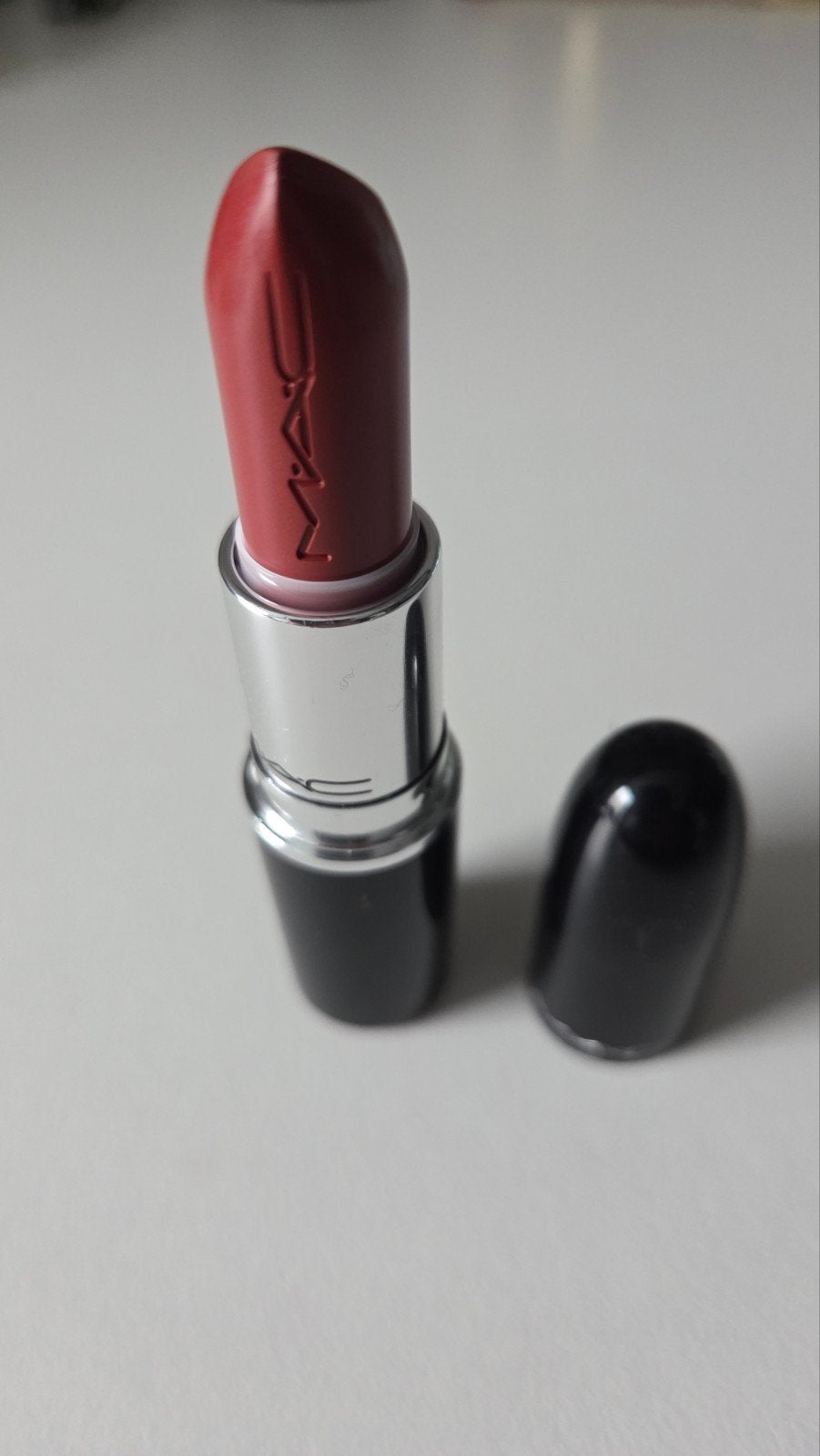 MAC Cosmetics Lusterglas lipstick Business Casual, Ophalen of Verzenden, Zo goed als nieuw, Lippen