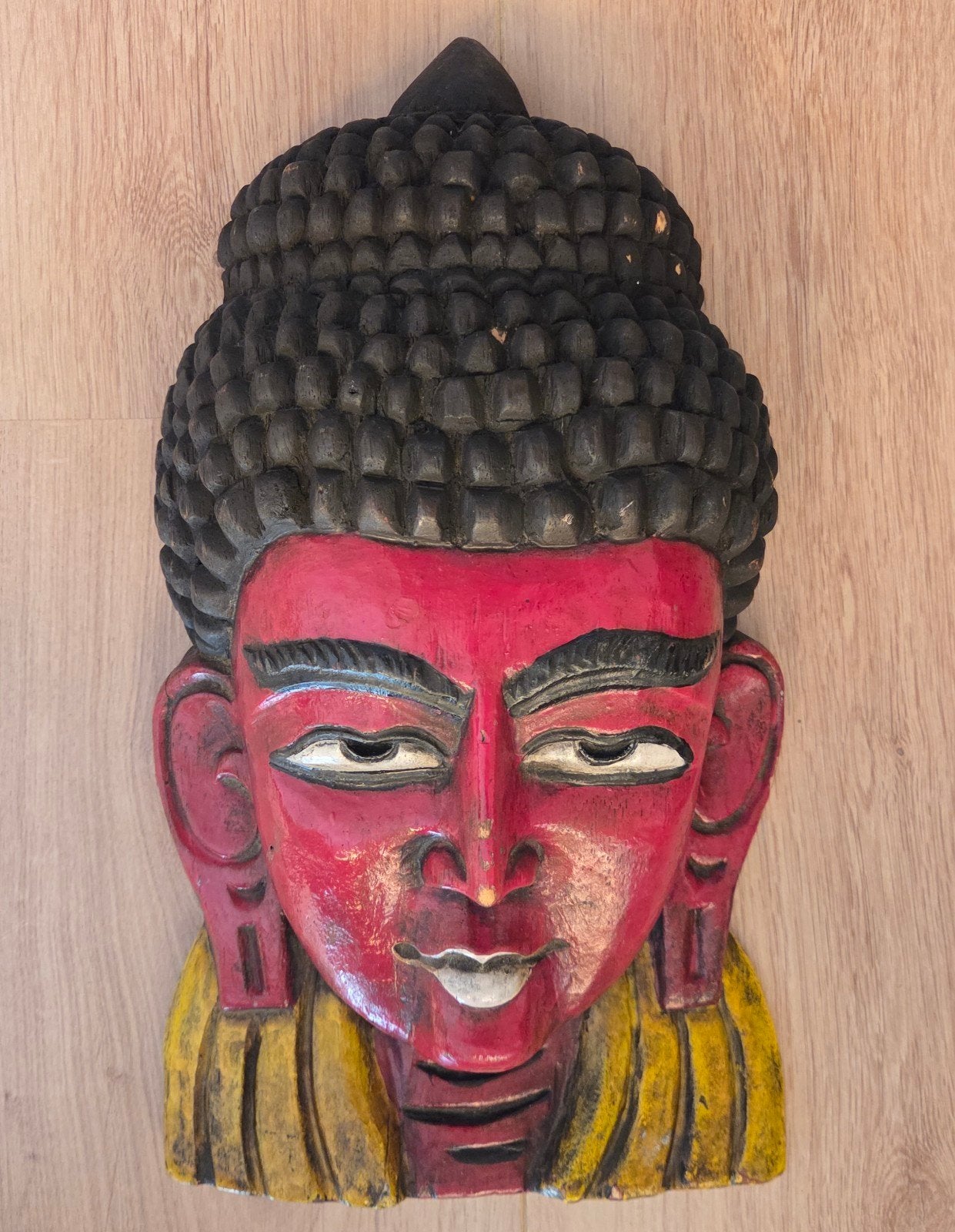 3 handgemaskte houten maskers uit Nepal, Huis en Inrichting, Woonaccessoires | Boeddhabeelden, Ophalen of Verzenden, Zo goed als nieuw