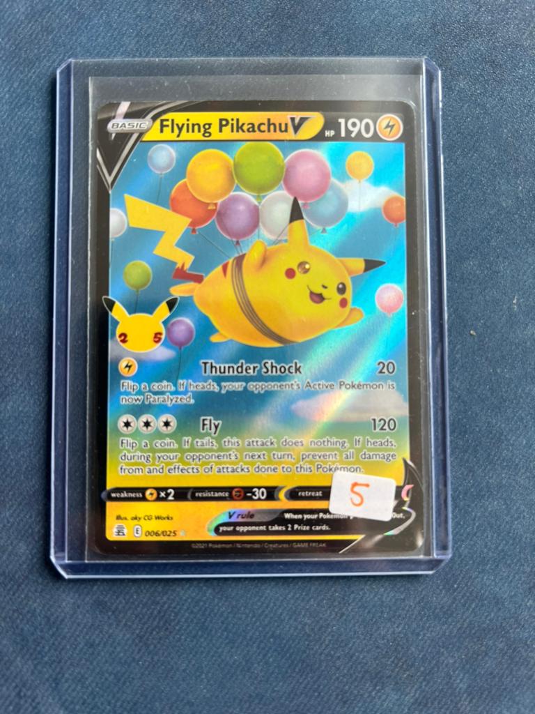 Flying Pikachu V 006 Celebrations, Hobby en Vrije tijd, Verzamelkaartspellen | Pokémon, Zo goed als nieuw, Ophalen of Verzenden