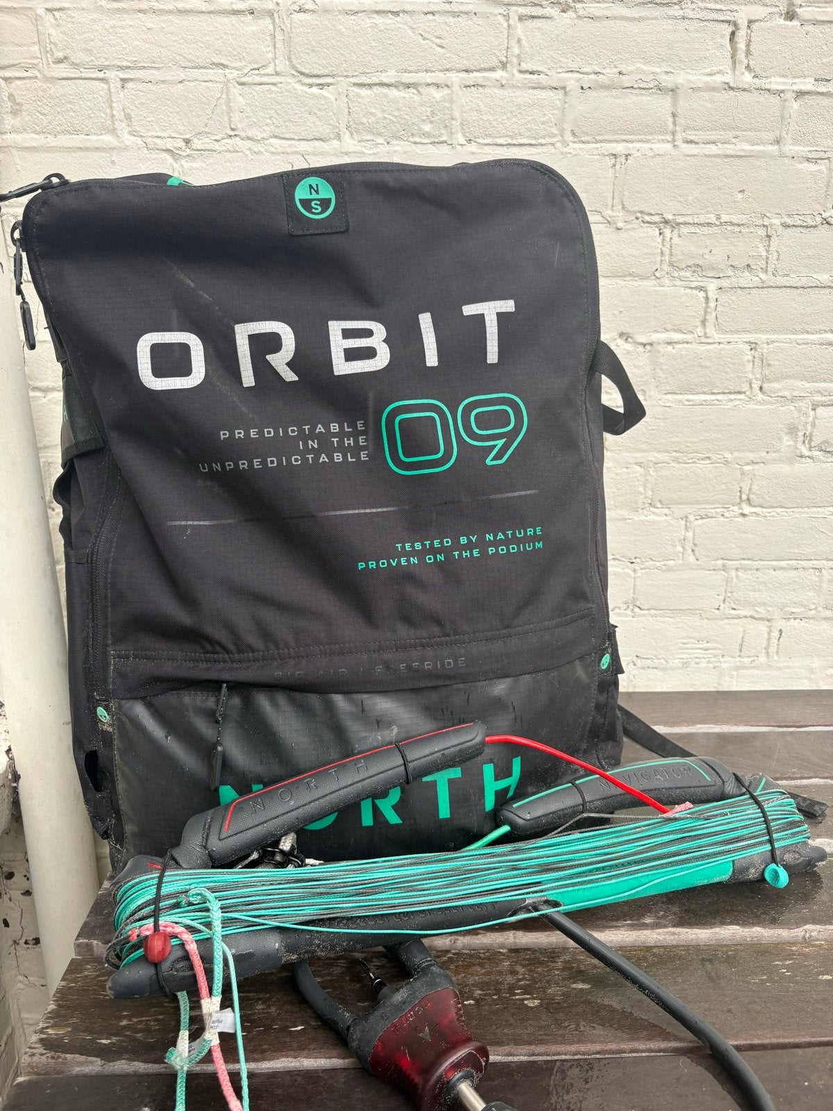 North Orbit 09 Kite met Navigator Bar, Watersport en Boten, Ophalen, 9 m², Bar, Geen board