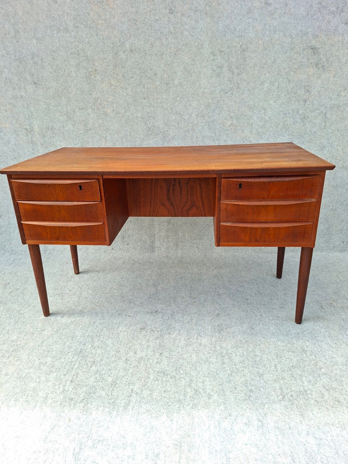 Teak Deens Vintage Bureau - Beide Kanten Design, Huis en Inrichting, Gebruikt, 120 cm, Ophalen of Verzenden, X