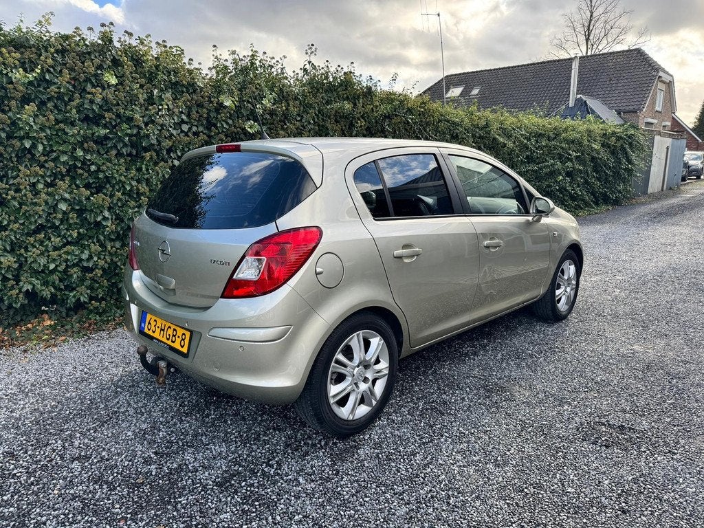 Opel Corsa 1.7 CDTi Cosmo | HANDEL / EXPORT! | LEES TEKST! |, Auto's, Opel, Voorwielaandrijving, Gebruikt, 1686 cc, Beige
