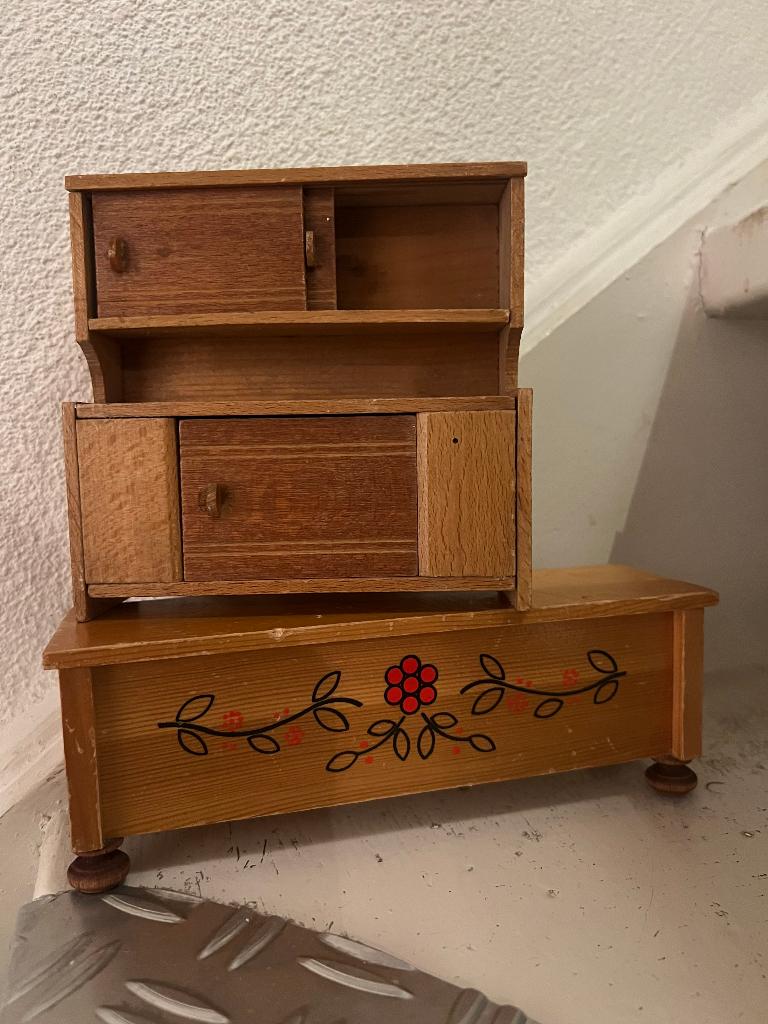 Vintage retro poppenhuis houten meubels kastje bankje 60s, Ophalen of Verzenden, Gebruikt, Gebruiksvoorwerp
