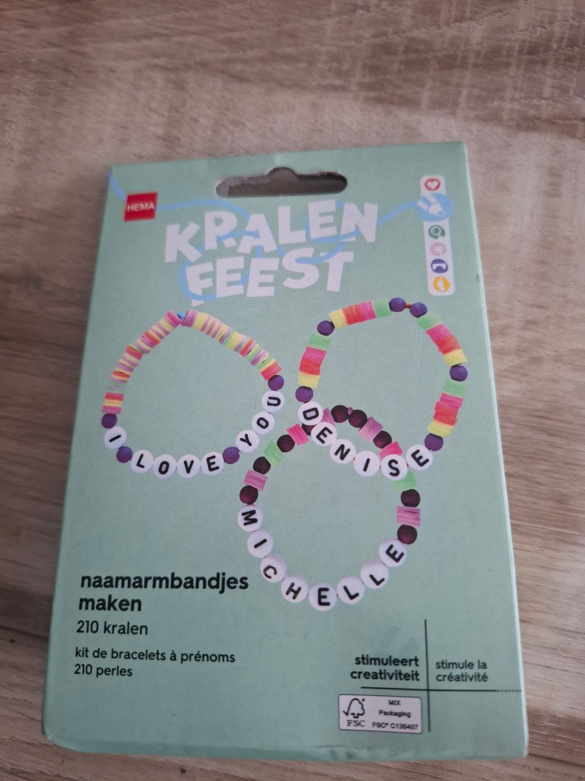 Hema Kralen Feest: Naamarmbandjes Maken - 210 Kralen, Ophalen of Verzenden, Nieuw, Overige typen