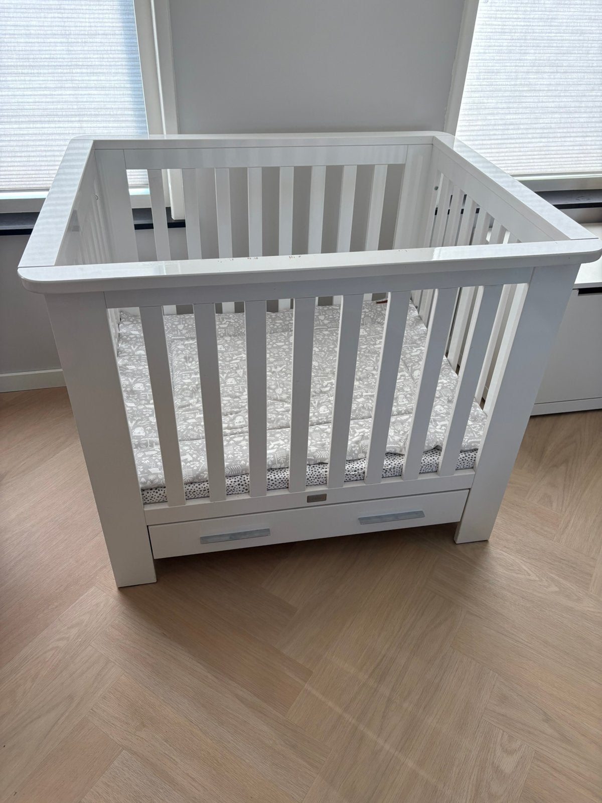 Box met boxkleed en boxmatras, Ophalen, Gebruikt, Rechthoekig, In hoogte verstelbaar
