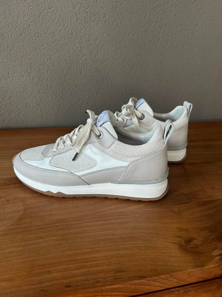 Floris van Bommel 37, Kleding | Dames, Schoenen, Wit, Nieuw, Ophalen of Verzenden, Sneakers of Gympen