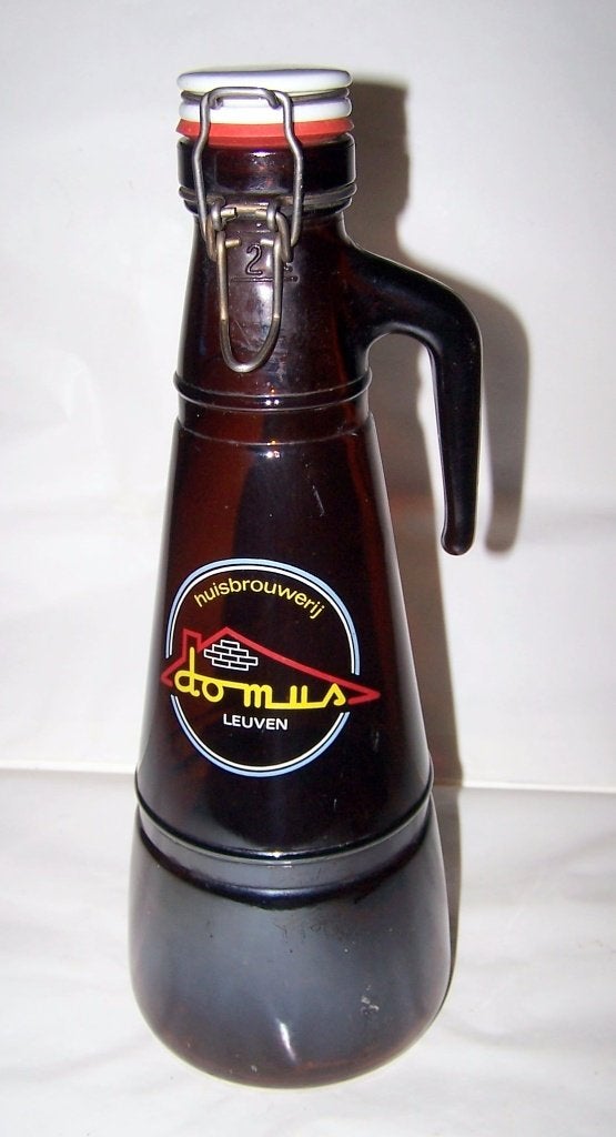 Zeldzame Domus Leuven 2 liter bierfles met handvat. Nwst., Verzamelen, Ophalen of Verzenden, Nieuw, Flesje(s), Overige merken