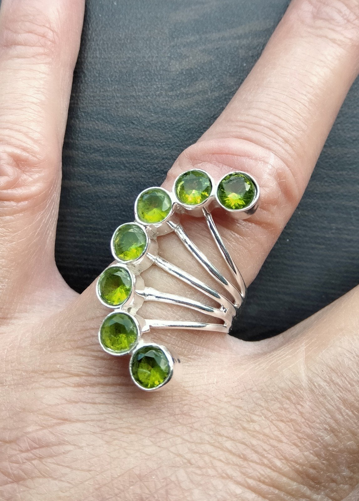 Peridot ring maat 18,5, 18 tot 19, Verzenden, Nieuw, Dame