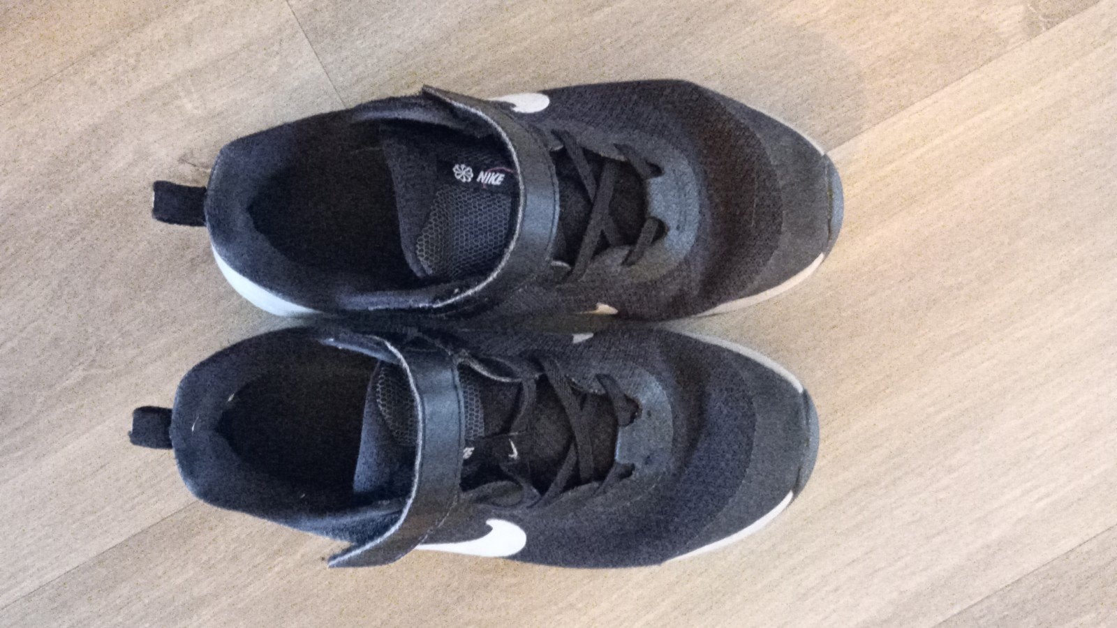 Jongens Nike sneakers 35, Ophalen, Zo goed als nieuw, Jongen, Sportschoenen