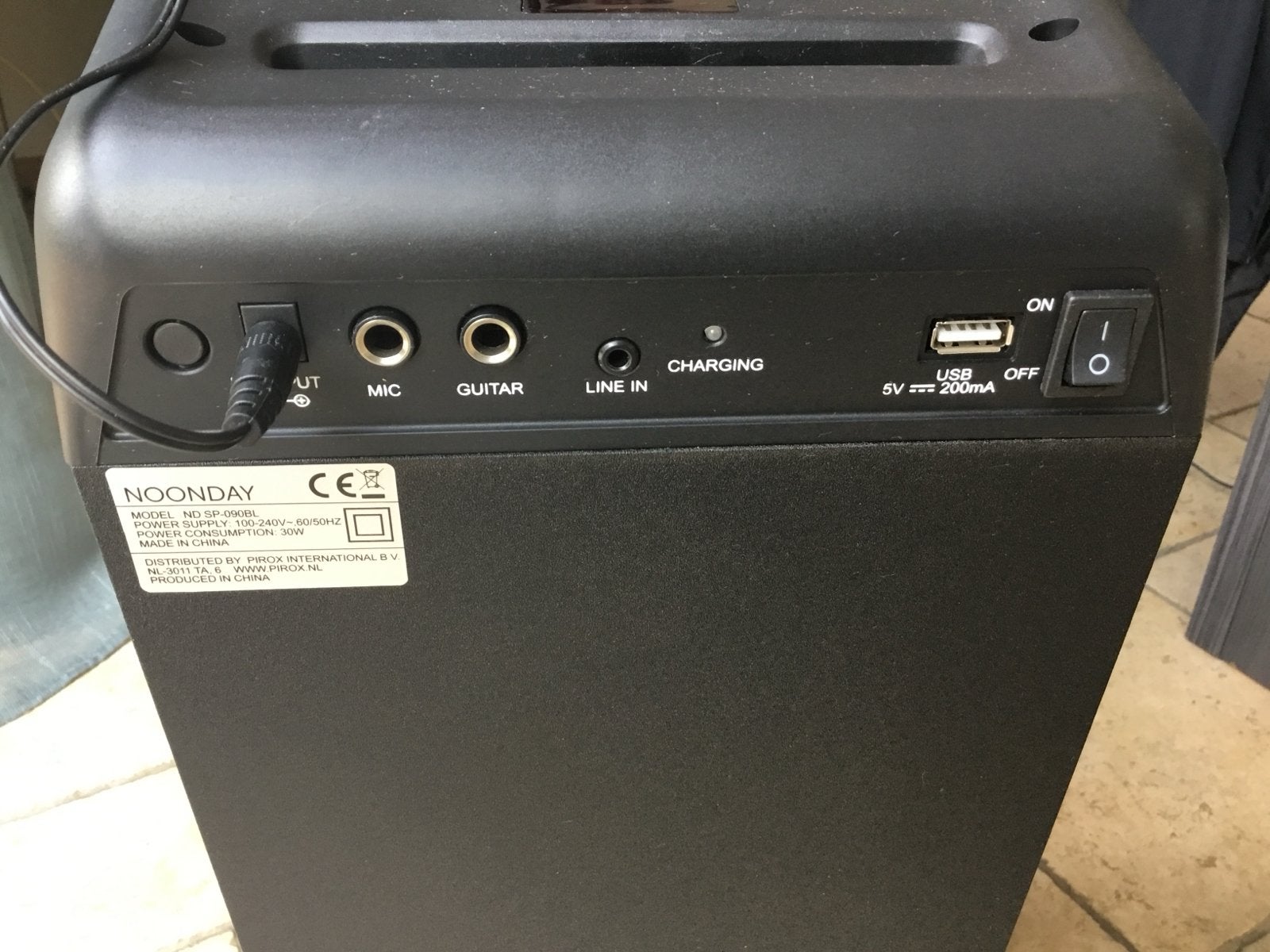 Noonday Party Speaker met Lichteffecten en USB/Mic/Gitaar, Audio, Tv en Foto, Luidsprekers, Party speaker, Zo goed als nieuw, 60 tot 120 watt