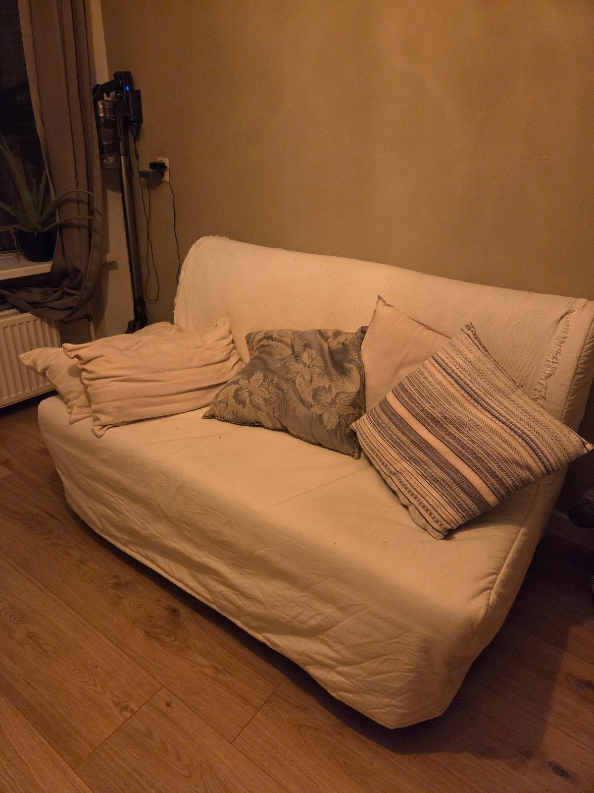 ​Gratis af te halen: IKEA slaapbank inclusief topper (vanweg, Ophalen, Gebruikt, Wit, Tweepersoons