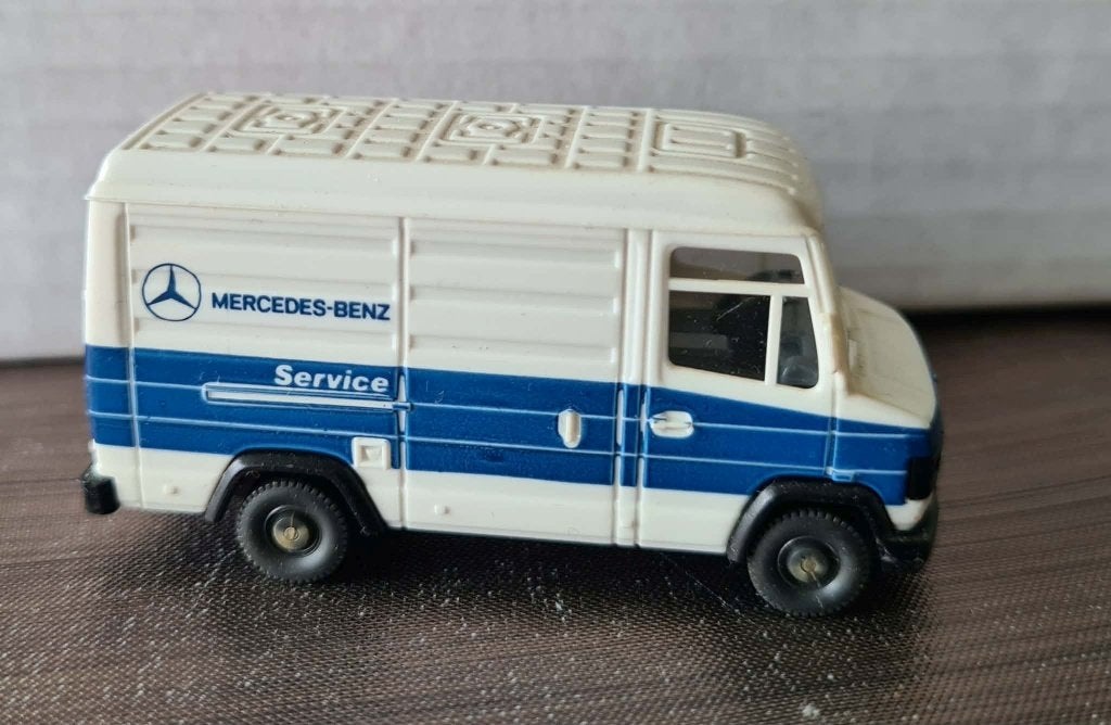 2 x Mercedes-Benz Service bus, Hobby en Vrije tijd, Modelauto's | 1:87, Ophalen of Verzenden, Zo goed als nieuw, Bus of Vrachtwagen