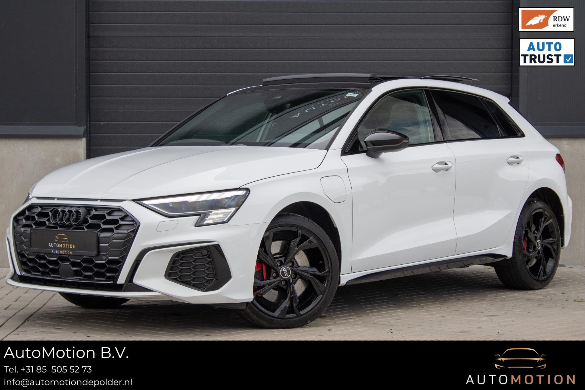 Audi A3 Sportback 45 TFSIe S line Competition PANO MAXTON MA, Dealer onderhouden, Gebruikt, 4 cilinders, Met garantie (alle)
