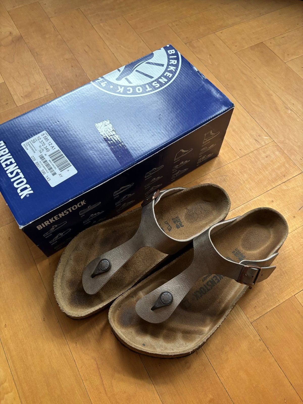 Birkenstock Gizeh teenslippers maat 39 - Zo goed als nieuw, Kleding | Dames, Schoenen, Slippers, Overige kleuren, Ophalen of Verzenden