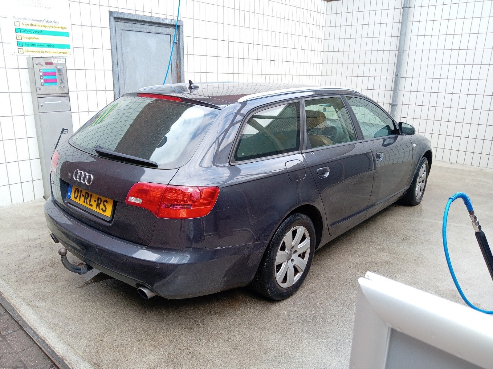 Audi A6 2.4 V6 130KW Avant AUT 2005 Grijs, Auto's, Audi, 1800 kg, Stationwagon, Particulier, Zilver of Grijs