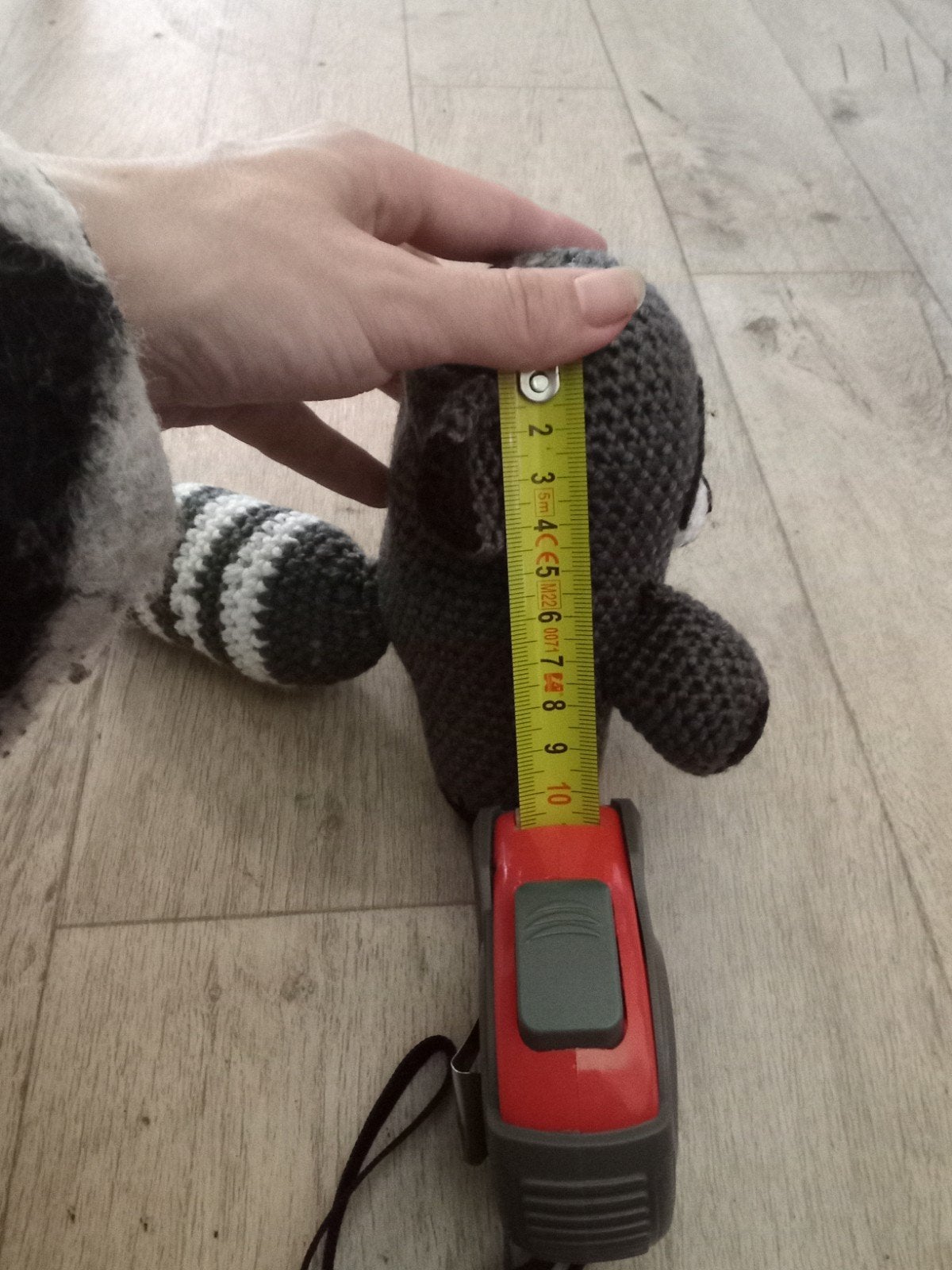 schattig gehaakte knuffeltje kleur zwart grijs wit wasbeer, Ophalen of Verzenden