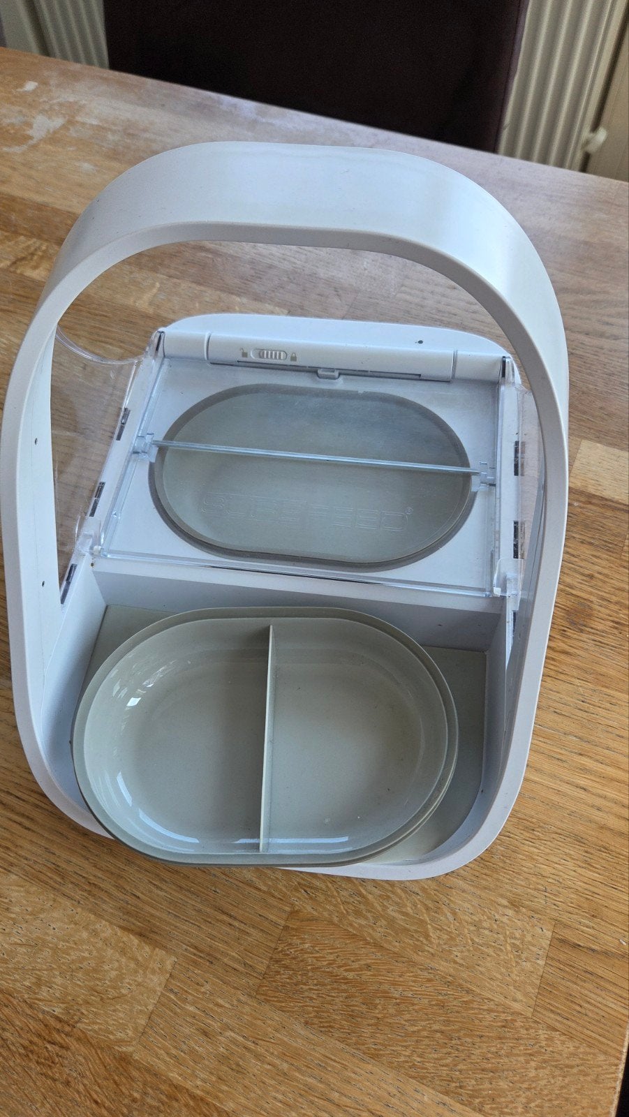 Surefeed katten voerbak met chip herkenning, Dieren en Toebehoren, Ophalen, Automatisch, Zo goed als nieuw