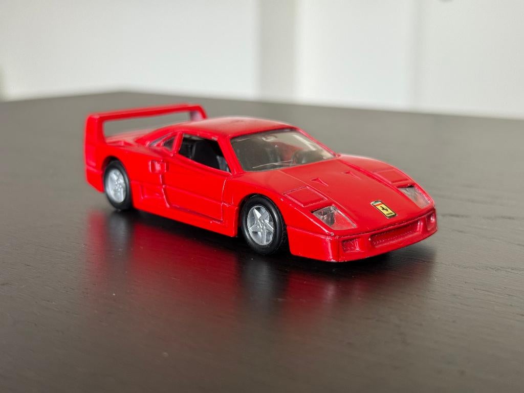 Maisto Ferrari F40, Hobby en Vrije tijd, Modelauto's | 1:43, Ophalen of Verzenden, Zo goed als nieuw, Auto, Overige merken