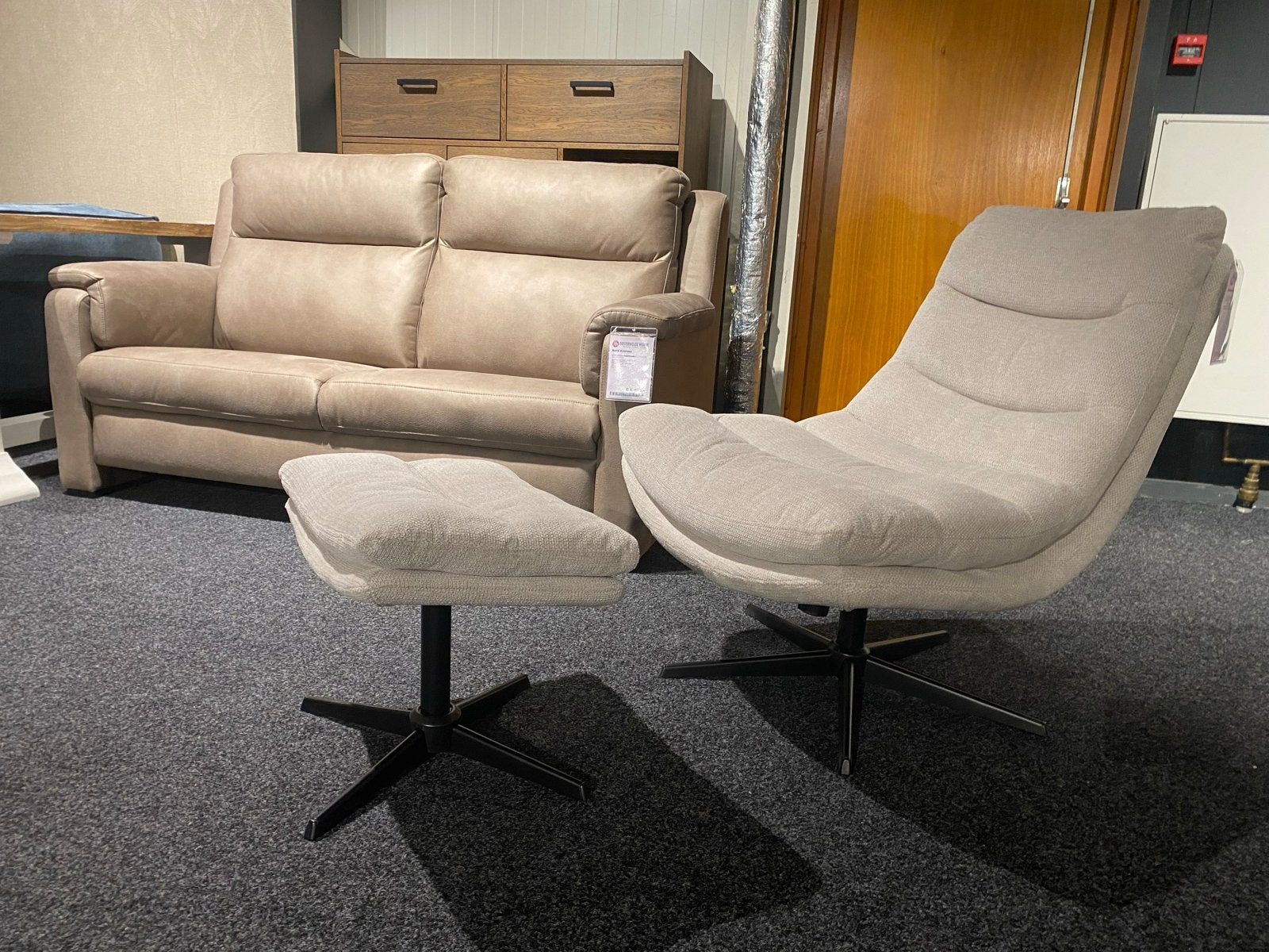 SALE!! Moderne fauteuil met voetenbank, Huis en Inrichting, Fauteuils, Ophalen of Verzenden, Zo goed als nieuw, Stof, 75 tot 100 cm