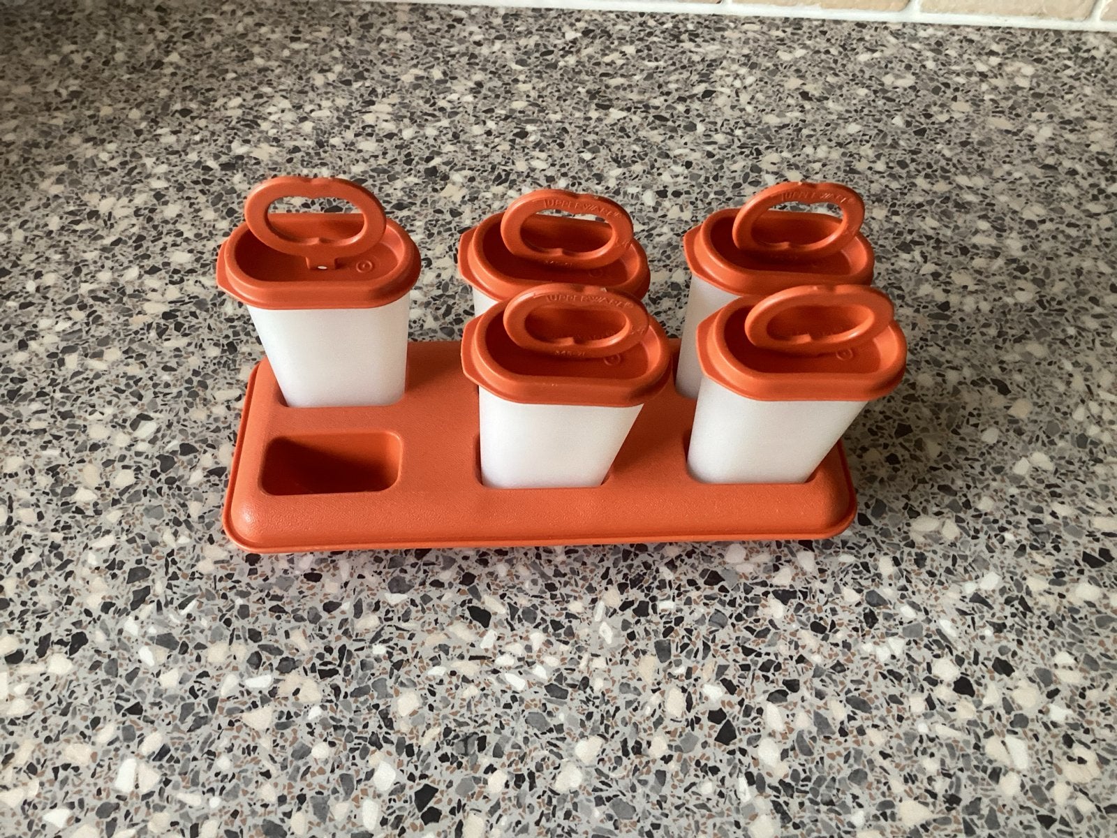Tupperware IJsjes Makers - Set van 5 met houder, Gebruikt, Overige typen, Oranje, Ophalen of Verzenden