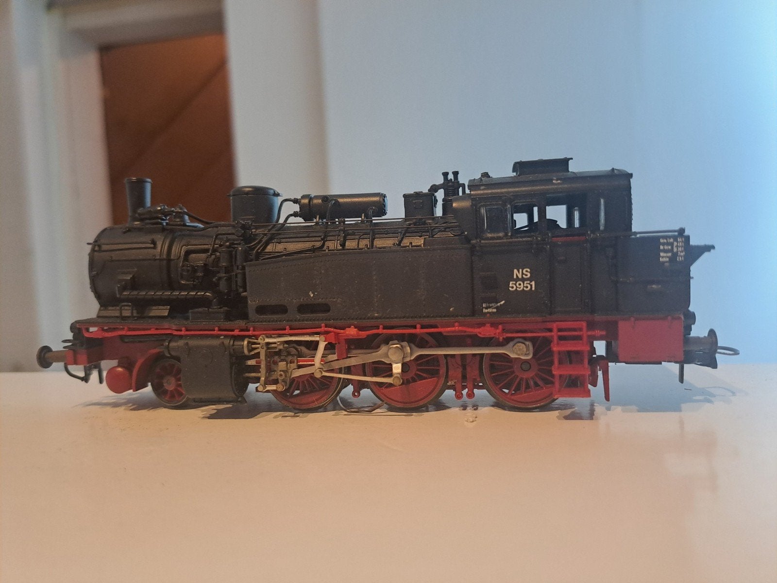 Roco NS 5951 Locomotief - Gebruikt maar zo goed als nieuw, Ophalen, Roco, Gelijkstroom, Locomotief