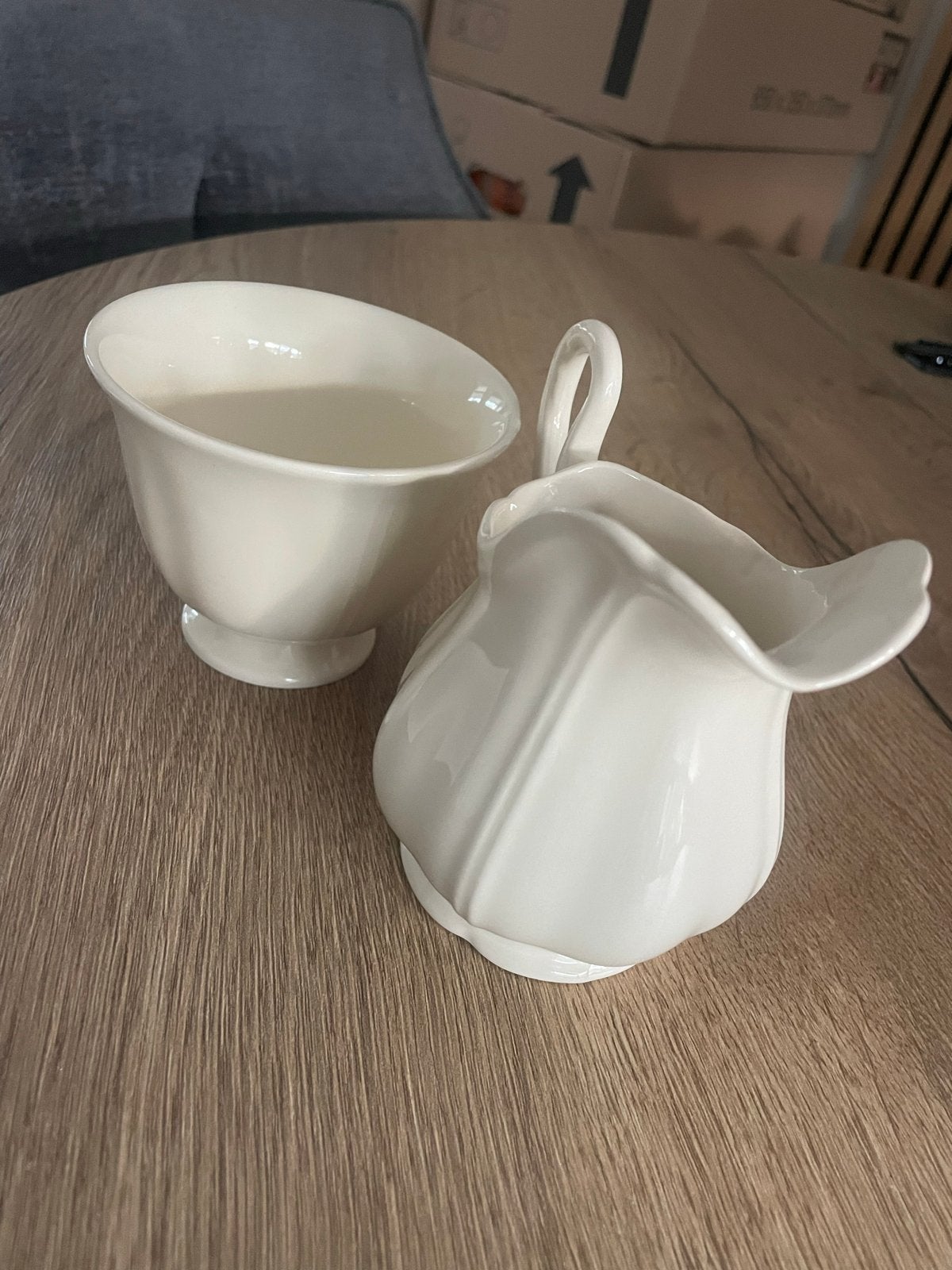 Wedgwood Queens Plain melk- en suikerpotje, Klassiek, Overige typen, Ophalen of Verzenden, Zo goed als nieuw
