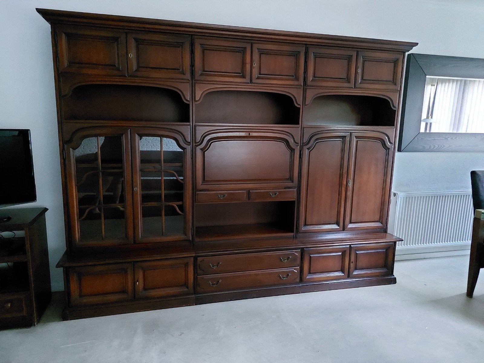 Klassieke kersenhouten wandmeubel, Ophalen, 250 tot 300 cm, Gebruikt, Met deur(en)