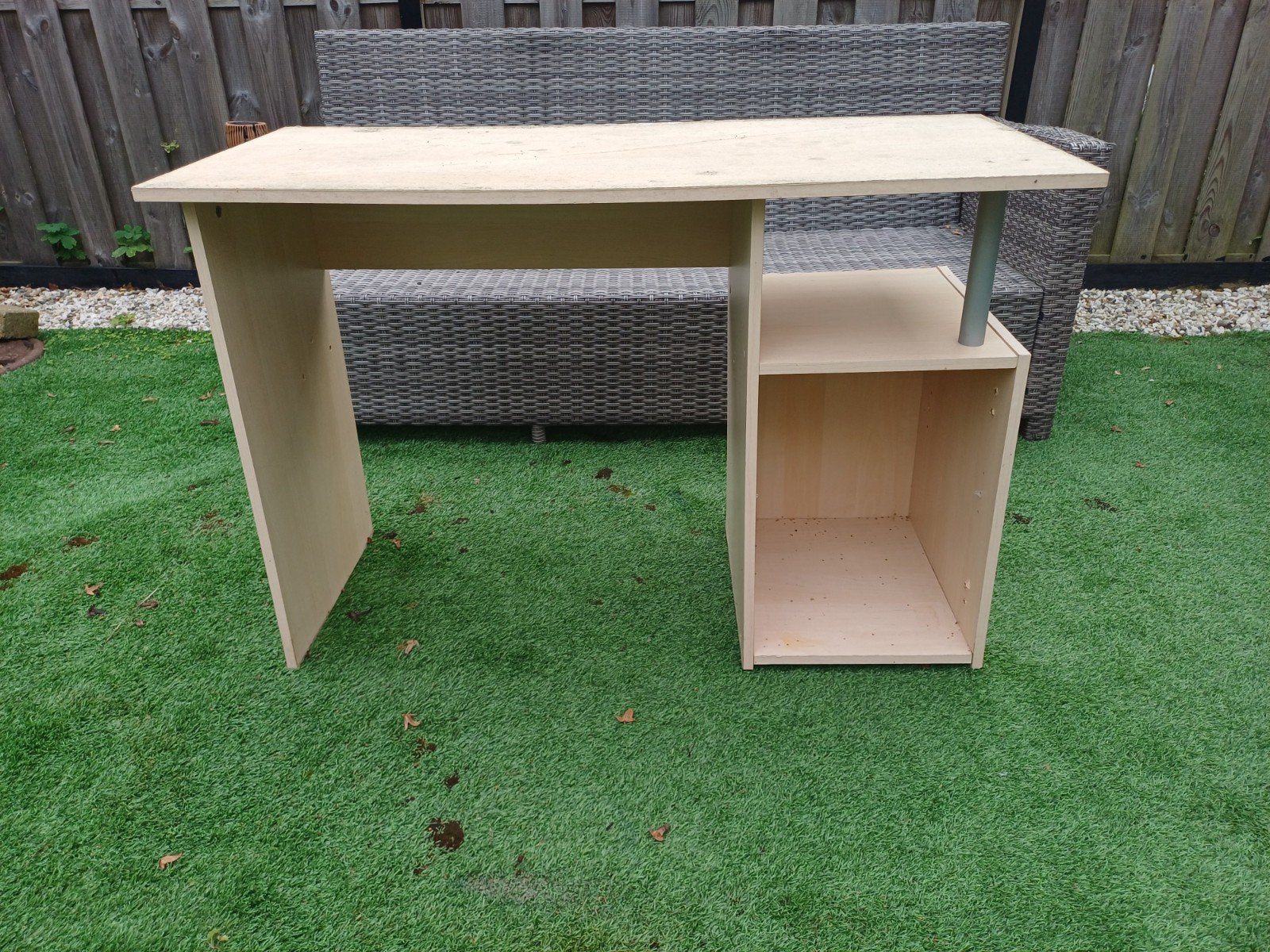 Gratis af te halen: Simpel bureau voor schuur of hobby, Ophalen, Gebruikt