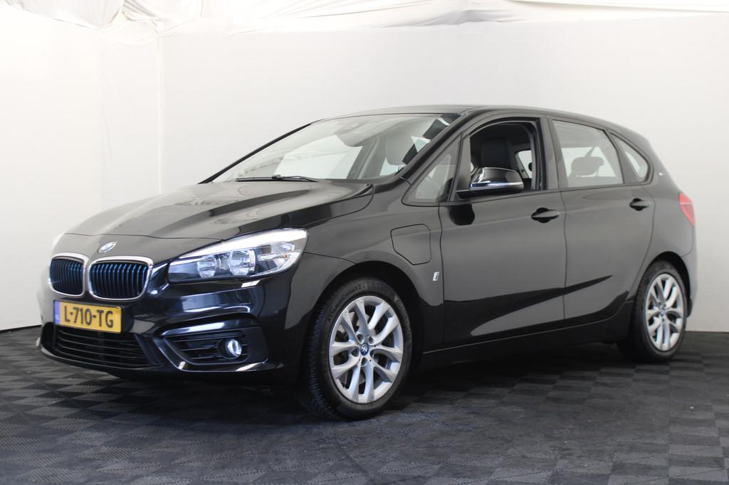 BMW 2 Serie Active Tourer 225xe iPerformance (bj 2017), Auto's, BMW, Automaat, Gebruikt, Zwart, Leder