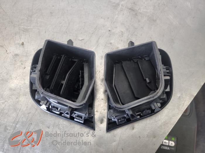 Luchtrooster Dashboard van een Opel Vivaro, Gebruikt, -, -, Opel