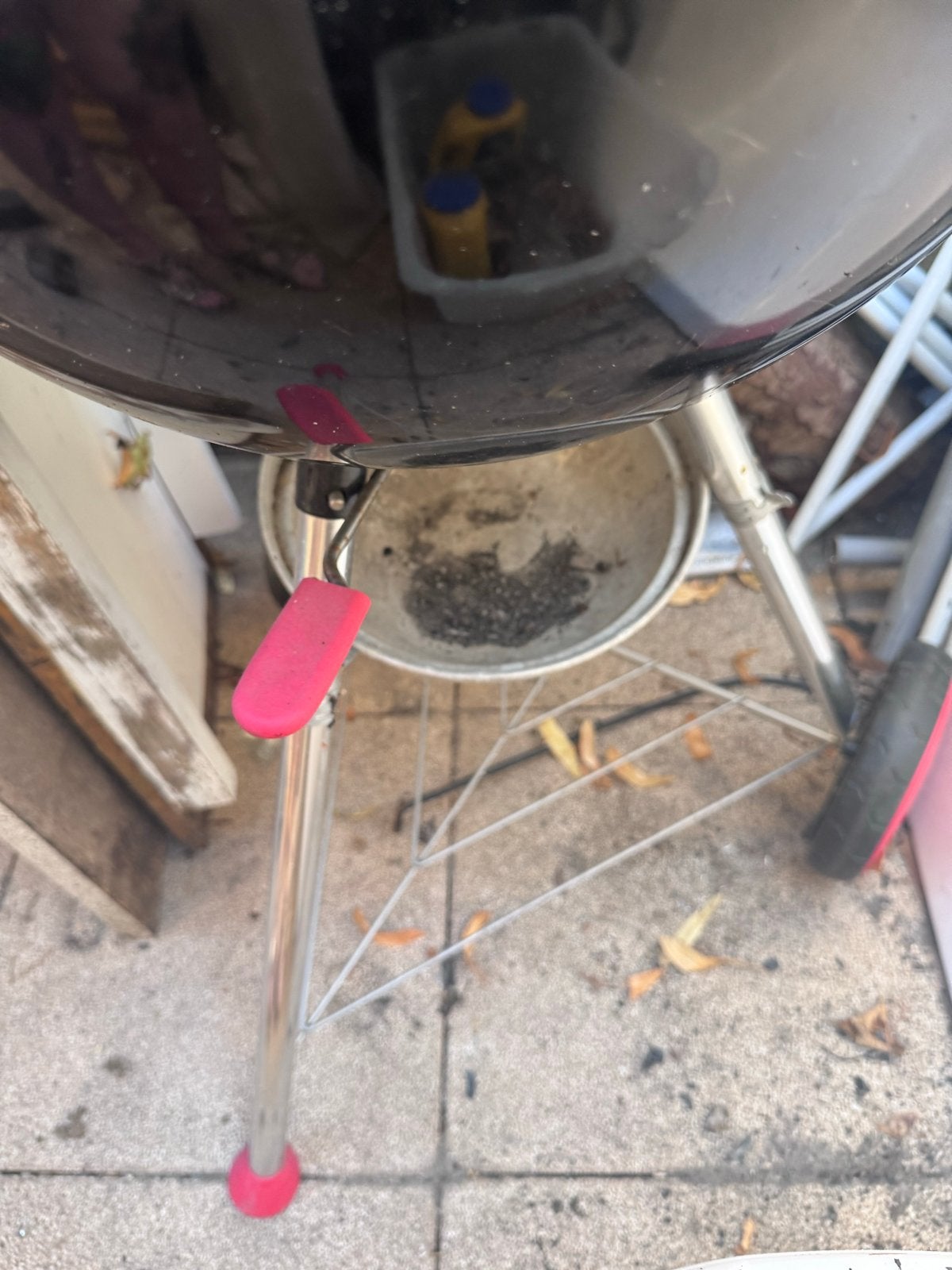 Weber BBQ - Zwart wil je vaanagond bbq? Ik maak hem schoon, Ophalen, Gebruikt