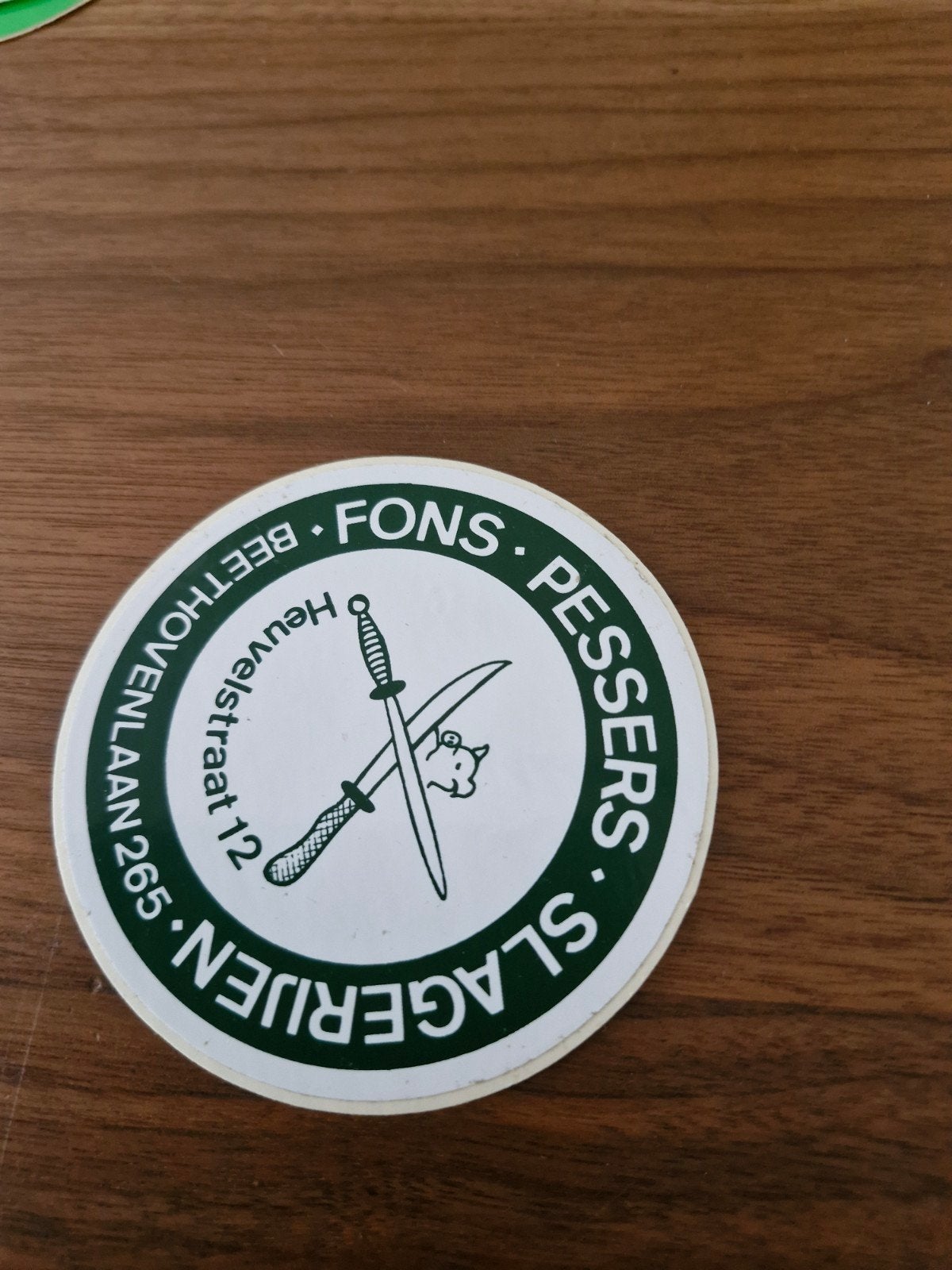 9143 Vintage Sticker Slagerij Fons Pessers, Ophalen of Verzenden, Gebruikt, Bedrijf of Vereniging
