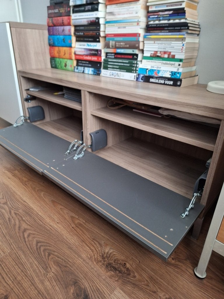 Ikea Besta televisie kast, tv meubel, walnoot, goede staat, Ophalen, Zo goed als nieuw, 25 tot 50 cm, Minder dan 100 cm